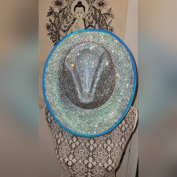 Cowboy hat - Picture 1 of 4